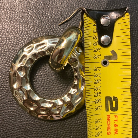 Dangling Acrylic circle chased Gold tone pierced Earrings - Picture 4 of 6